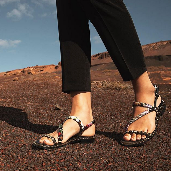 Flat sandals 2019 discount